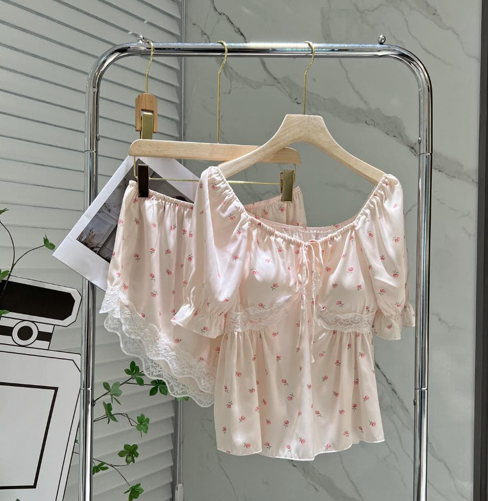 B40 Bộ hoa nhí đệm ngực Lyly QC