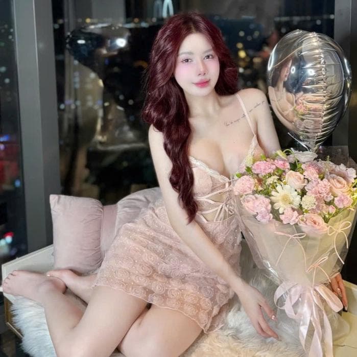 V47 Váy ren hoa hồng thêu nổi QC
